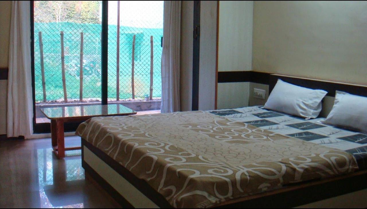 Sri Durga Residency Bed & Breakfast Йеркауд Екстериор снимка